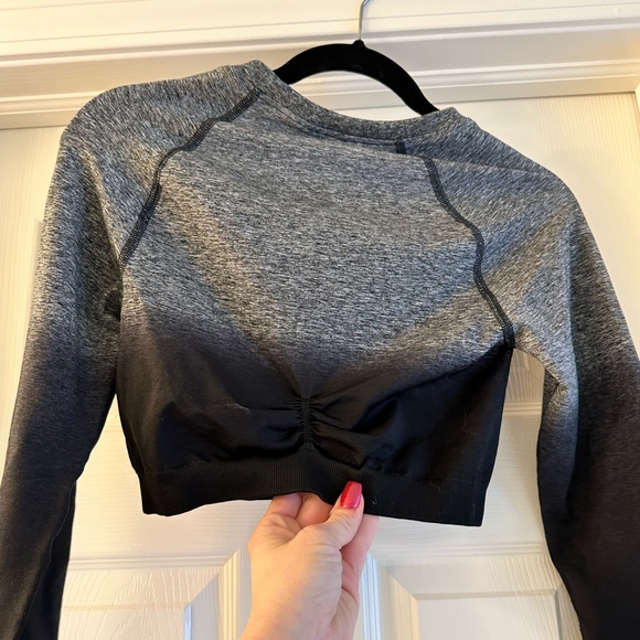 Gymshark NWOT Medium Crop Long sleeve Ombré Top - Picture 4 of 6